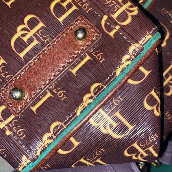 Dooney and Bourke Sutton Sydney Satchel purse. - Picture 12 of 16